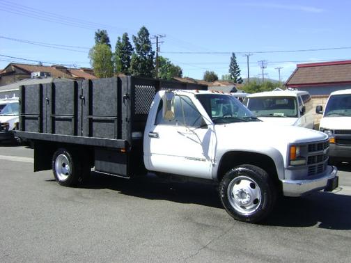White 2002 Chevrolet Silverado 3500 Base