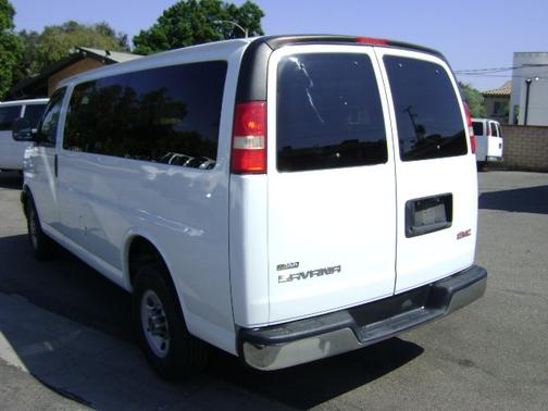 2010 GMC Savana 3500 LS