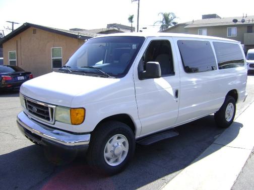 2006 Ford E350 Super Duty XLT Wagon