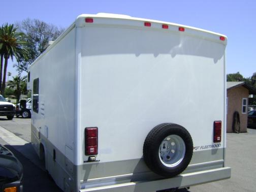 2005 Ford E350 Super Duty XL Extended Wagon