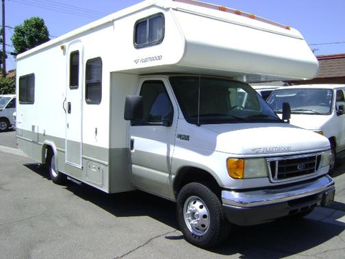 2005 Ford E350 Super Duty XL Extended Wagon