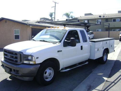 2003 Ford F-350 XL SuperCab Super Duty DRW