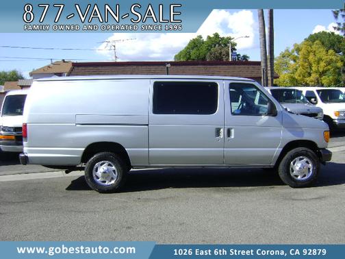 2004 Ford E350 Super Duty XL Extended Wagon