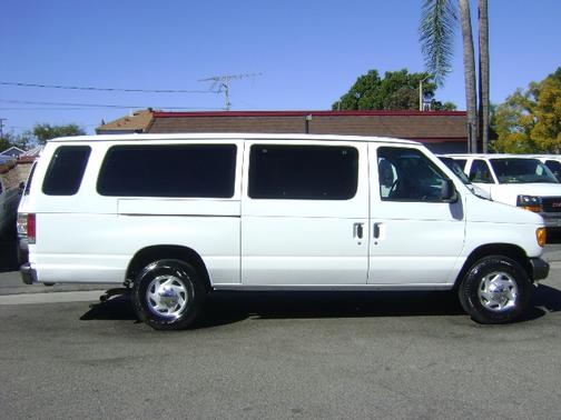 2003 Ford E350 Super Duty XL Extended Wagon