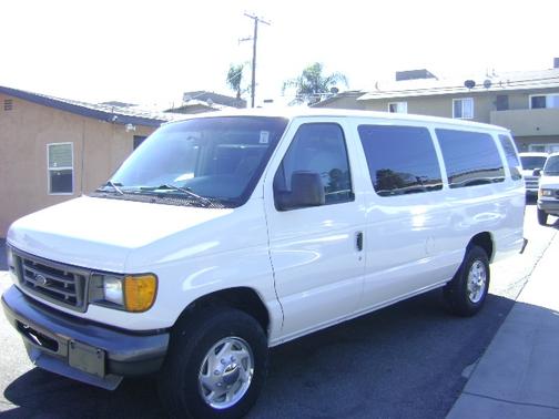 2003 Ford E350 Super Duty XL Extended Wagon