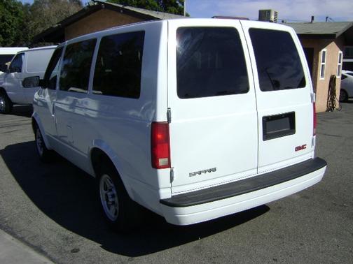 2003 GMC Safari Base