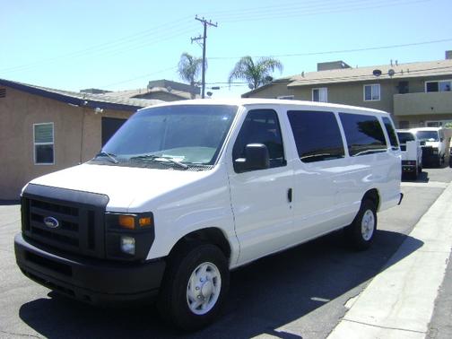 White 2008 Ford E350 Super Duty XL Extended Wagon