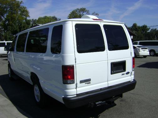 2009 Ford E350 Super Duty XL Extended Wagon