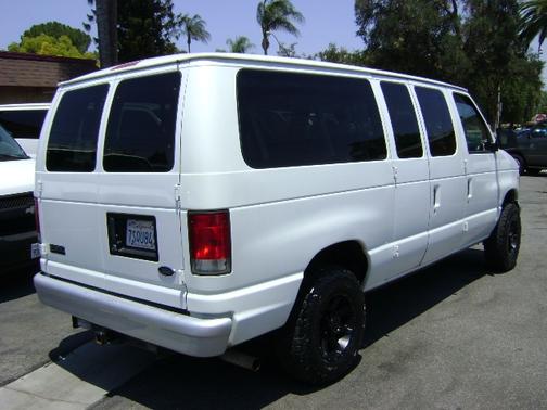 2001 Ford E350 Super Duty XL Wagon