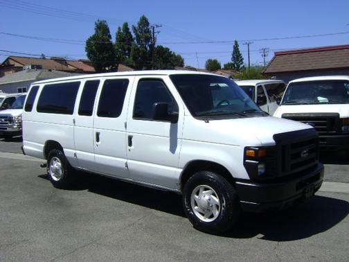 WHITE 2008 Ford E350 Super Duty XL Extended Wagon