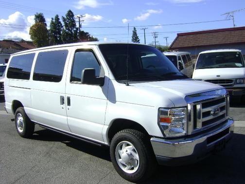 2009 Ford E350 Super Duty XLT Wagon