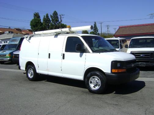 WHITE 2014 Chevrolet Express 3500 LS