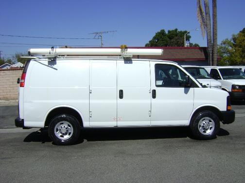 WHITE 2014 Chevrolet Express 3500 LS