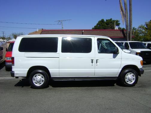 White 2007 Ford E150 XL Wagon