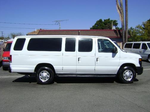 WHITE 2011 Ford E350 Super Duty XL