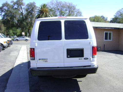 WHITE 2011 Ford E350 Super Duty XL