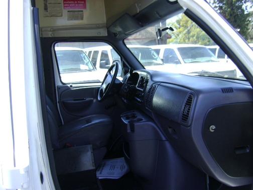 White 2000 Dodge Ram Van 3500 Maxi Van