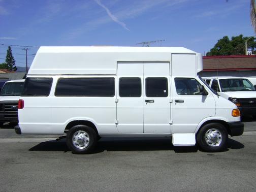 WHITE 2000 Dodge Ram Van 3500 Maxi Van