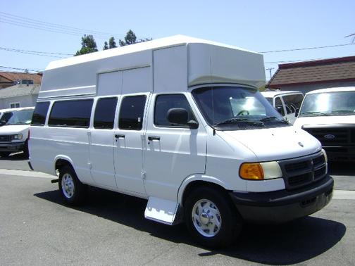 White 2000 Dodge Ram Van 3500 Maxi Van