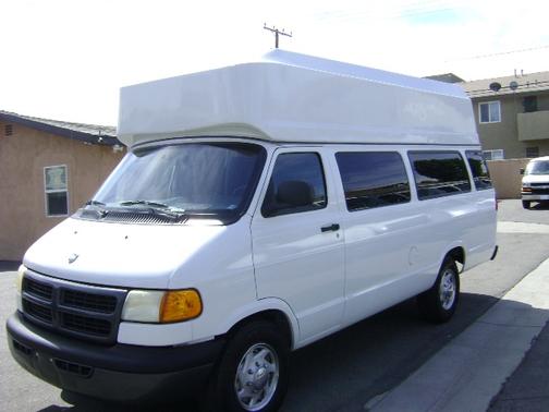 WHITE 2000 Dodge Ram Van 3500 Maxi Van