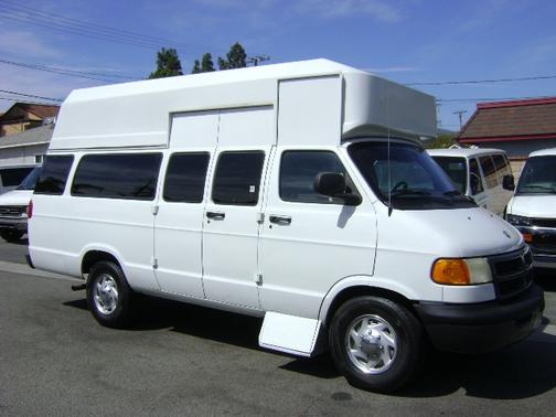 WHITE 2000 Dodge Ram Van 3500 Maxi Van