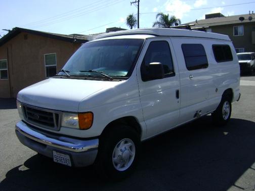 2003 Ford E350 Super Duty XL Wagon
