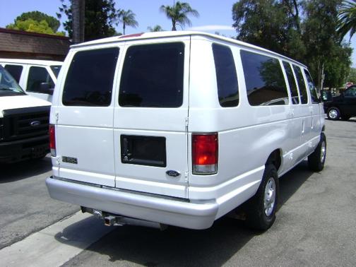 2000 Ford E350 Super Duty XL Extended Wagon