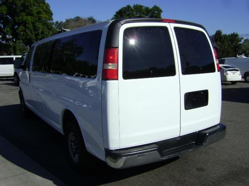 2008 GMC Savana 3500 LS Extended Wagon