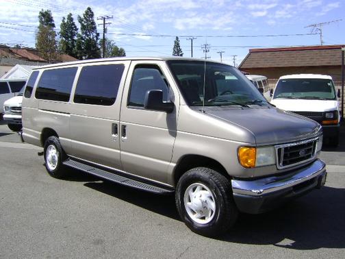 2003 Ford E350 Super Duty XLT Extended Wagon
