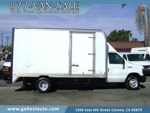 White 2008 Ford E350 Super Duty Cargo