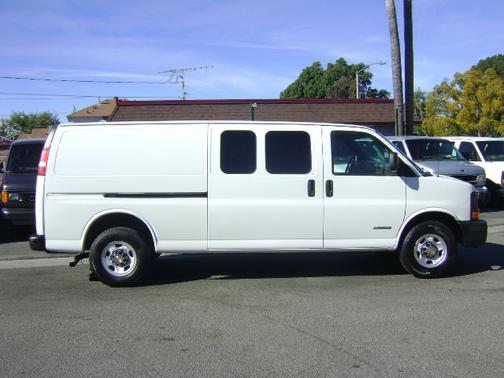 2005 Chevrolet Express 3500 Extended LS Wagon