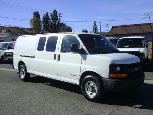 2005 Chevrolet Express 3500 Extended LS Wagon