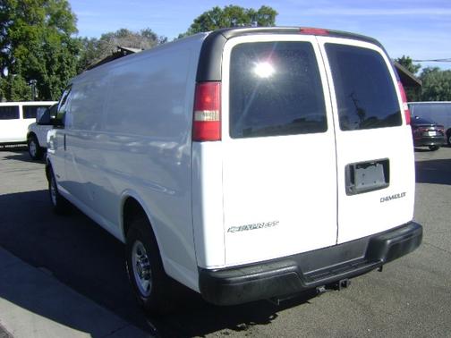 2005 Chevrolet Express 3500 Extended LS Wagon