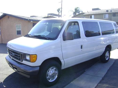 2006 Ford E350 Super Duty Base