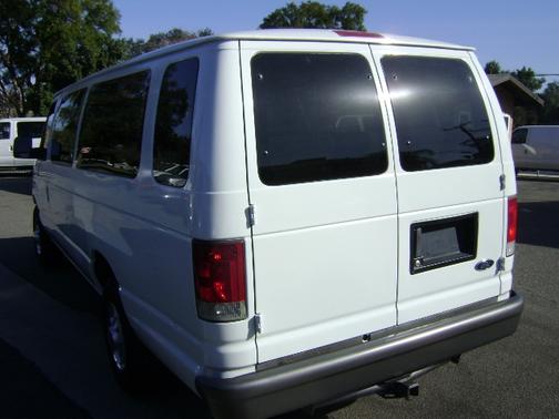 2006 Ford E350 Super Duty Base