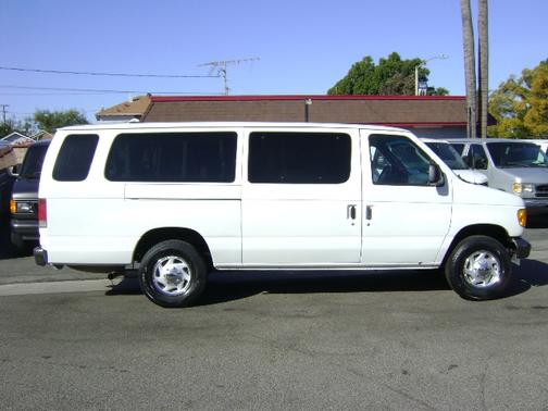 2006 Ford E350 Super Duty Base