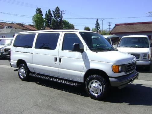 WHITE 2006 Ford E350 Super Duty XL Wagon