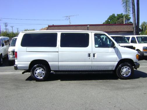 WHITE 2006 Ford E350 Super Duty XL Wagon