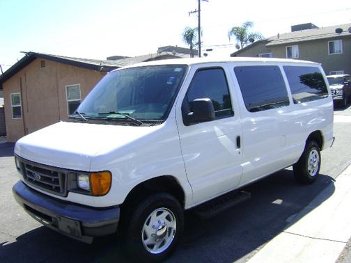 WHITE 2006 Ford E350 Super Duty XL Wagon