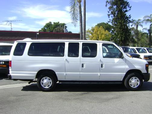 2011 Ford E350 Super Duty XL