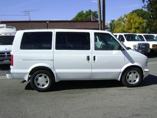 2005 GMC Safari 