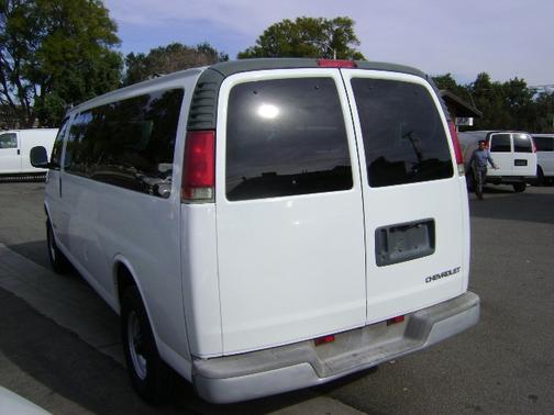 2002 Chevrolet Express 3500 LS Extended Wagon