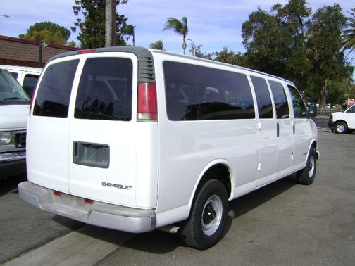 2002 Chevrolet Express 3500 LS Extended Wagon