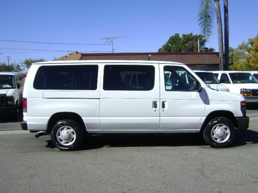 2008 Ford E350 Super Duty XL Wagon