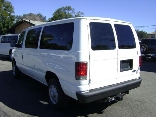 2008 Ford E350 Super Duty XL Wagon