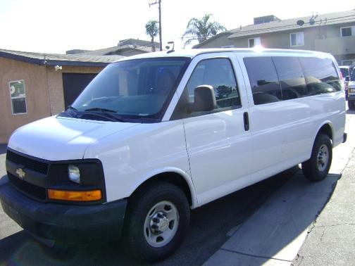 2011 Chevrolet Express 2500 LS