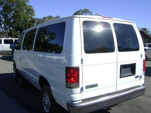 2006 Ford E350 Super Duty XL Wagon