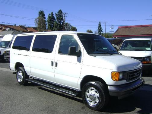 2006 Ford E350 Super Duty XL Wagon