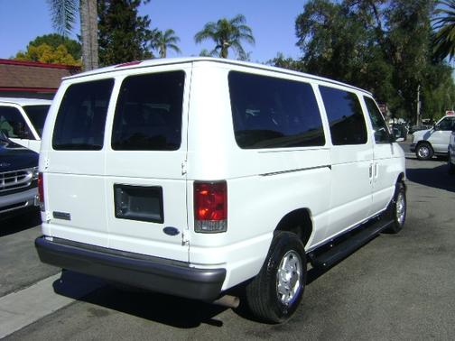 2006 Ford E350 Super Duty XL Wagon