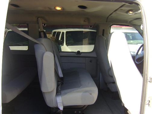 2008 Ford E350 Super Duty XLT Wagon